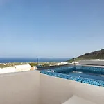 Alyvia * Oia